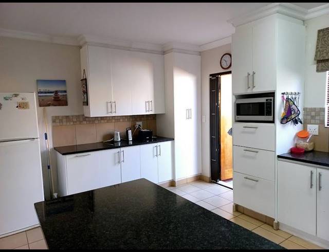 2 BEDROOM COMPLEX FOR SALE IN SPITSKOP